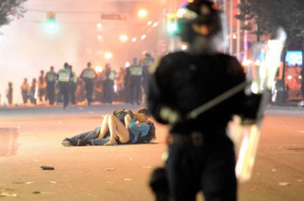 116446939MH027_RIOT_BREAKS_
